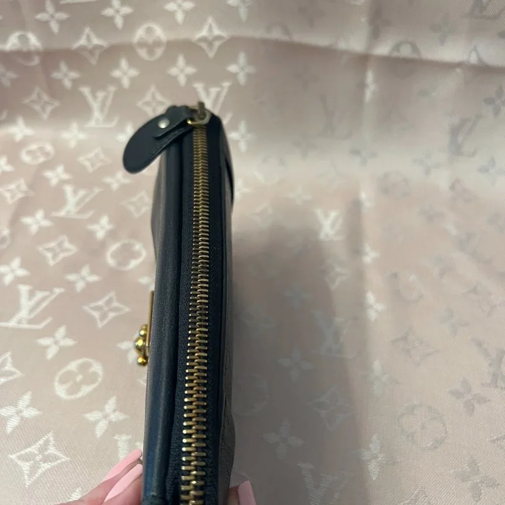 CHLOE Elsie Long Black Leather Wallet with Gold Tone Hardware - Picture 10 of 12